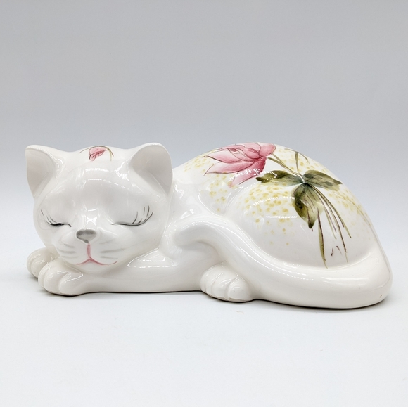 Vintage Candlewood Gifts white ceramic floral rose sleeping cat figurine